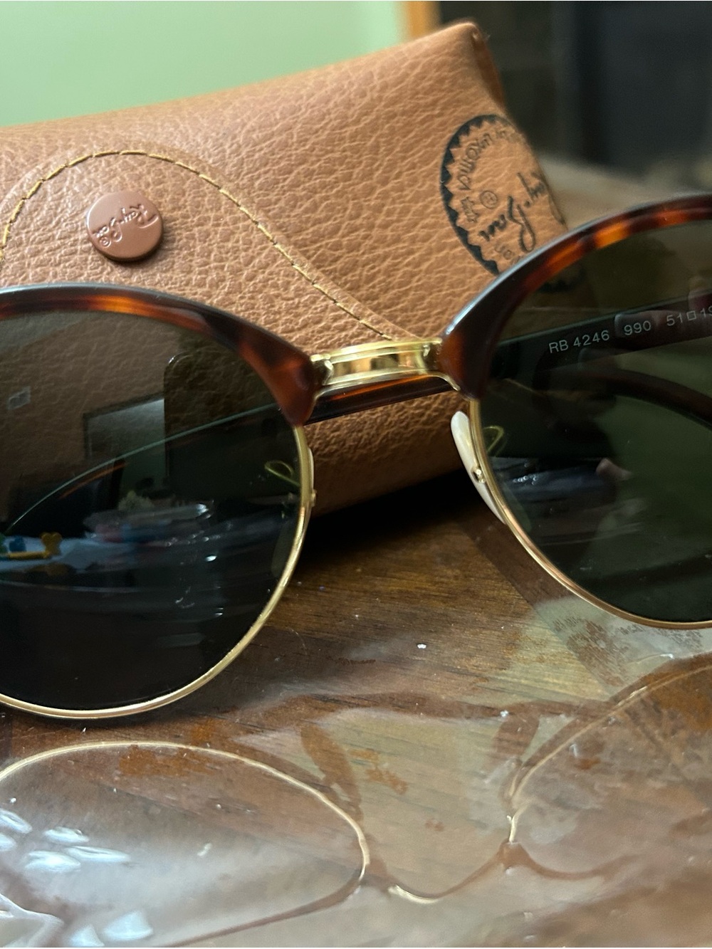 Ray-Ban Clubround Black & Gold Sunglasses with Green Lenses RB4246